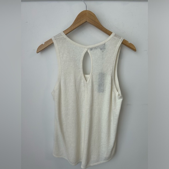 360 Sweater White Tank Top with Open Back - Picture 4 of 4